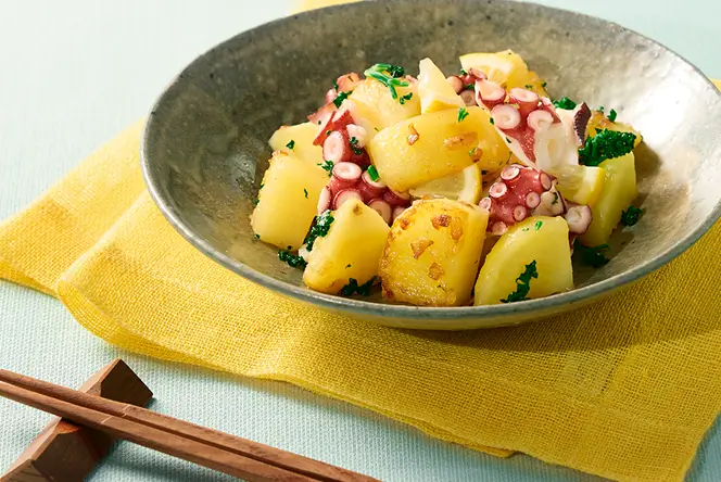 タコとじゃがいものガーリック炒め